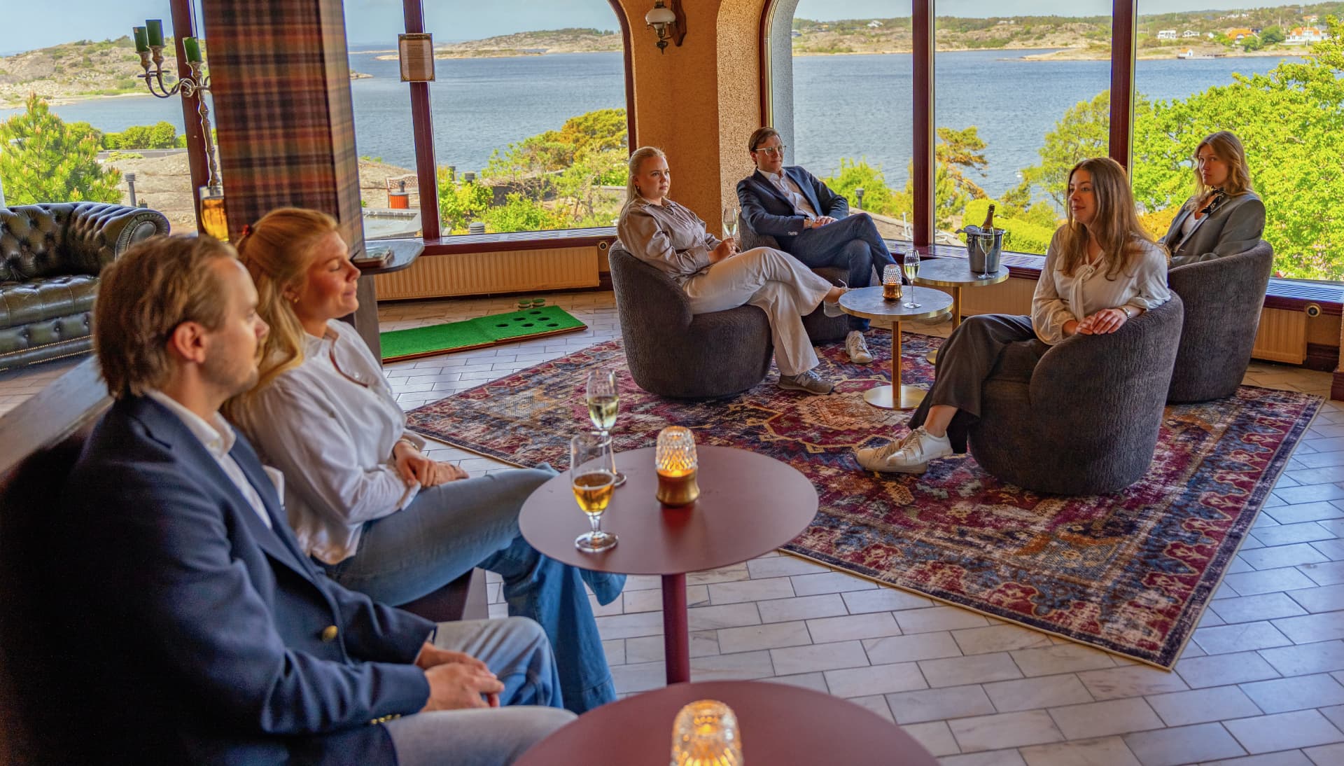 V-Gurras Lounge med shuffleboard och 5-kamp